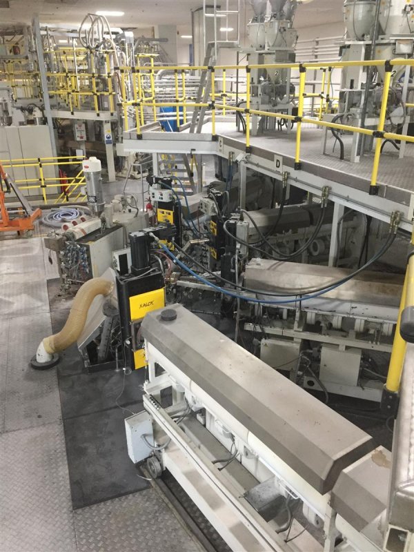 Photo Gallery // 5 layers BATTENFLED Cast film machine // Cast film